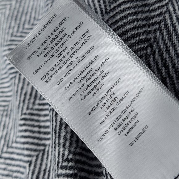 Michael Kors Dress 2X Black White Chevron Stretch Long‎ Sleeve Scoop Neck Zip - Picture 8 of 8